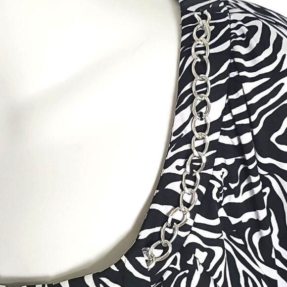 Notations Black & White Abstract Print Top with Silver Chain Accents, Size XL - Picture 4 of 8